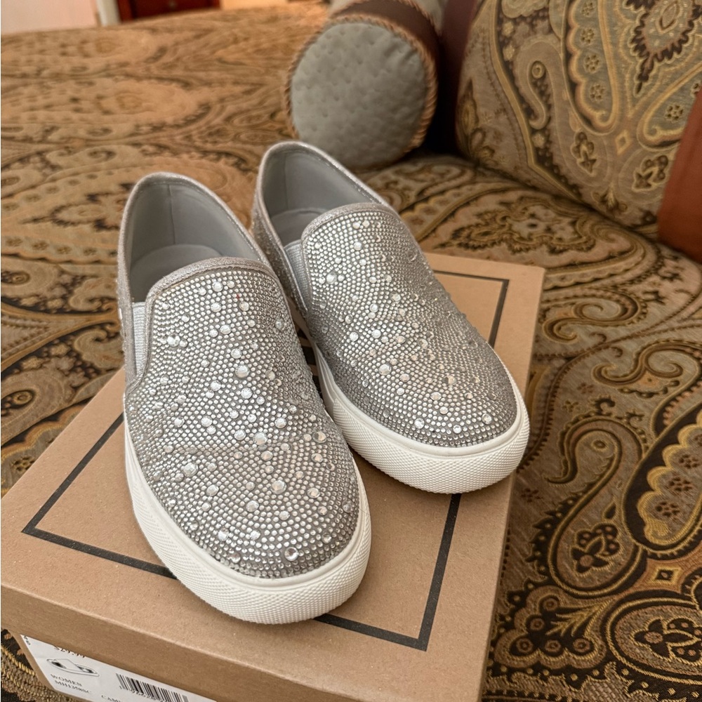 Steve Madden Women’s Altor - Size 8 - Silver Rhinestone Slip on Bling